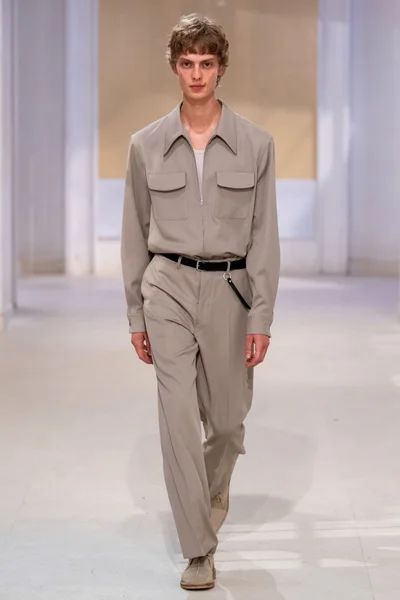 Look 27